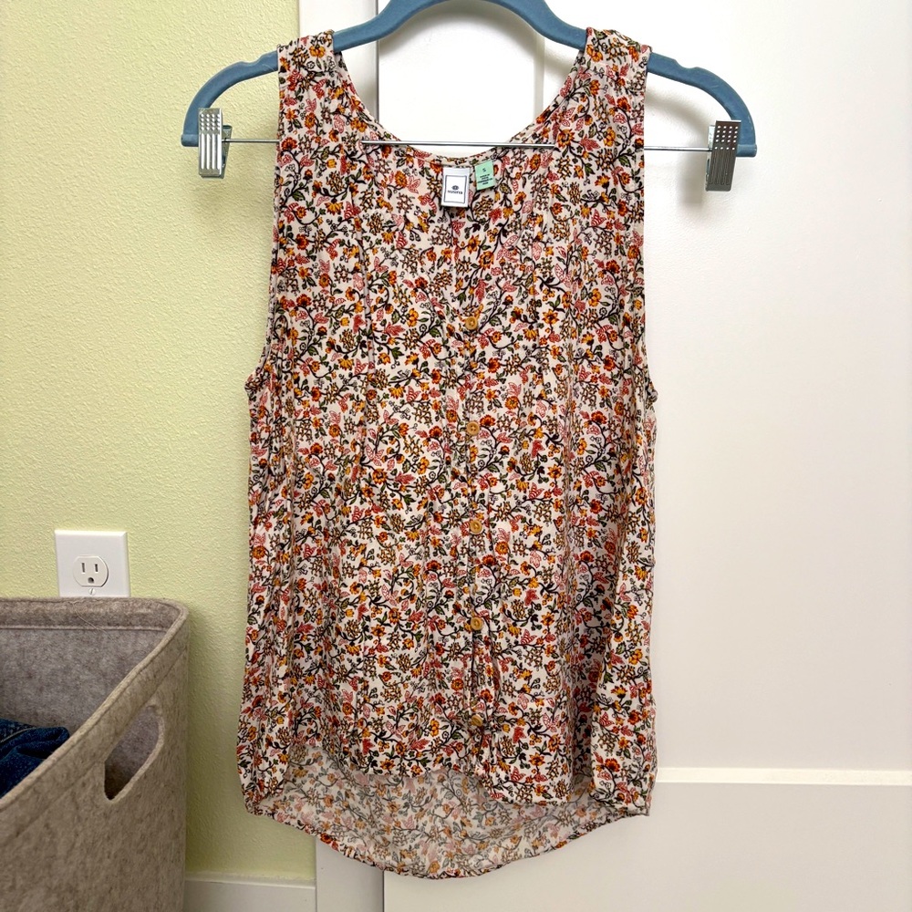Susina Cream Tank Top with Floral Print and High-Low Hem